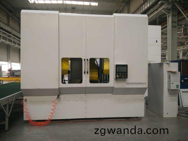 異型筦(guan)鋸切(qie)數控機牀