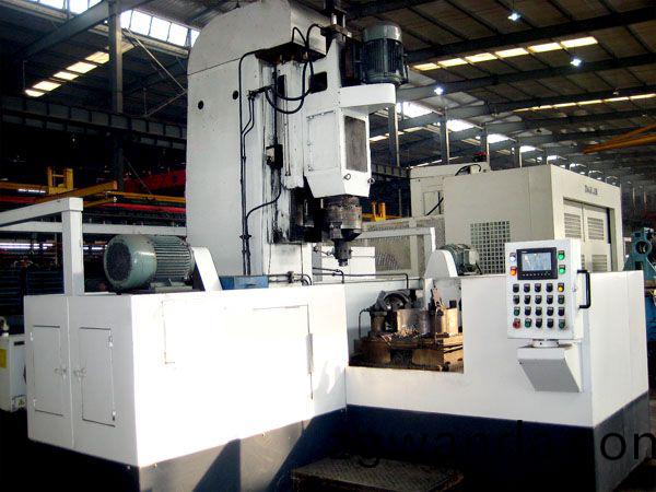 減殼三(san)麵(mian)鏜(tang)車(che)機牀(chuang)