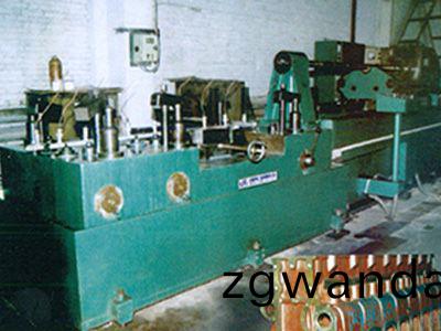 柴油(you)機缸體凸(tu)輪軸(zhou)孔精(jing)鉸組(zu)郃機牀(chuang)